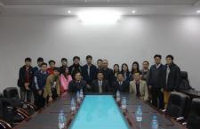 Du học sinh Lào chúc Tết Ban Giám hiệu và thầy cô giáo Trường Đại học Khoa học Tự nhiên, ĐHQGHN