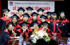 16 sinh viên đón nhận Bằng cử nhân Chương trình đào tạo nhiệm vụ chiến lược ngành Khoa học Môi trường