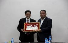 Đón tiếp đoàn đại biểu Trường Đại học Quốc gia Lào