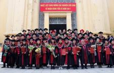 Trường ĐH Khoa học Tự nhiên trao bằng Tiến sĩ năm 2017 cho 42 nghiên cứu sinh