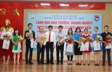Lãnh đạo Nhà trường, doanh nghiệp, nhà tuyển dụng gặp mặt sinh viên tốt nghiệp xuất sắc và giỏi năm 2018