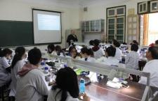 Sinh viên Khoa Sinh học, Trường Đại học Khoa học Tự nhiên học về tảo biển với Giáo sư Nhật Bản