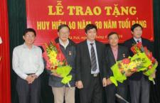 Lễ trao tặng Huy hiệu 40 năm, 30 năm tuổi Đảng năm 2015