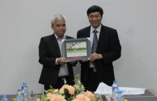 Hiệu trưởng tiếp đoàn Trường ĐHQG Lào