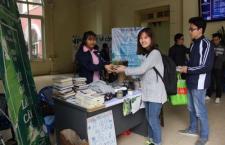 Sinh viên trường Đại học Khoa học Tự nhiên, ĐHQGHN hưởng ứng chiến dịch Giờ Trái Đất 2017 “Tắt đèn bật tương lai”