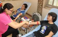 Sinh viên Trường Đại học Khoa học Tự nhiên “Sẻ giọt hồng – nhân yêu thương”