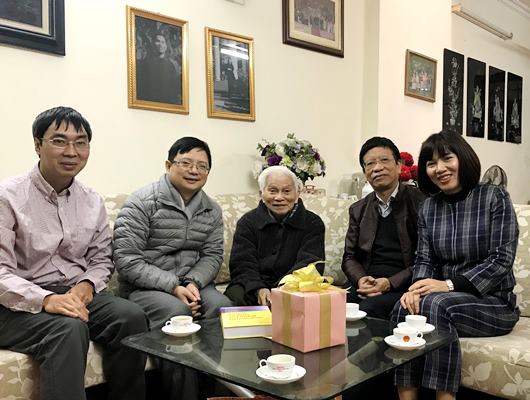 VÔ CÙNG THƯƠNG TIẾC GS. HOÀNG TỤY: MỘT NHÀ KHOA HỌC XUẤT SẮC - MỘT NHÂN CÁCH LỚN