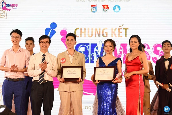 Description: C:\Users\Administrator\Downloads\Trang phục truyền thống đẹp.jpg