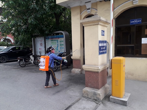 Đại học Khoa học Tự nhiên tổng vệ sinh diệt khuẩn chuẩn bị đón học sinh, sinh viên trở lại trường sau kỳ nghỉ dài vì Covid-19