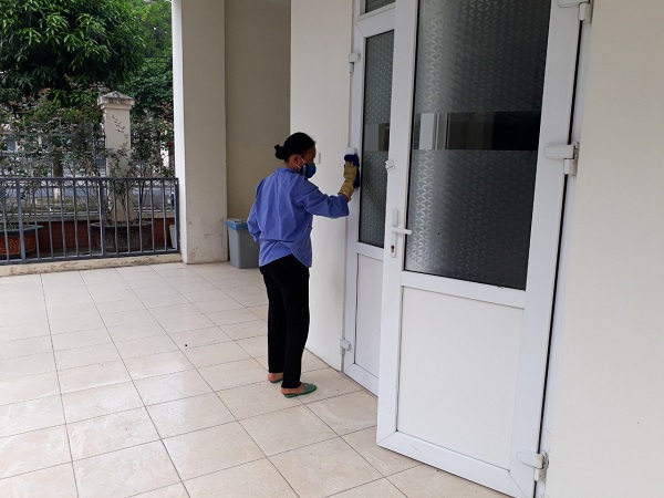 Đại học Khoa học Tự nhiên tổng vệ sinh diệt khuẩn chuẩn bị đón học sinh, sinh viên trở lại trường sau kỳ nghỉ dài vì Covid-19