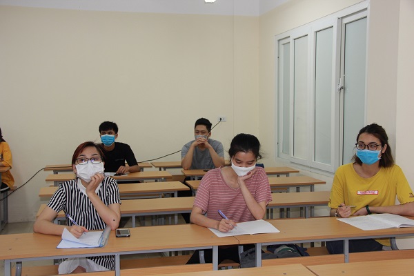 Hoạt động dạy và học của trường Đại học Khoa học Tự nhiên trong ngày đầu trở lại trường vì nghỉ dịch Covid-19