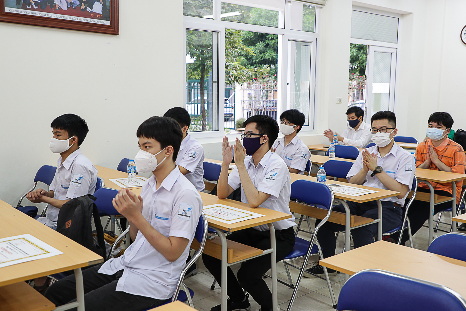 Lễ tuyên dương học sinh THPT Chuyên KHTN xuất sắc đạt giải tại các kỳ thi Olympic khu vực và quốc tế năm 2021