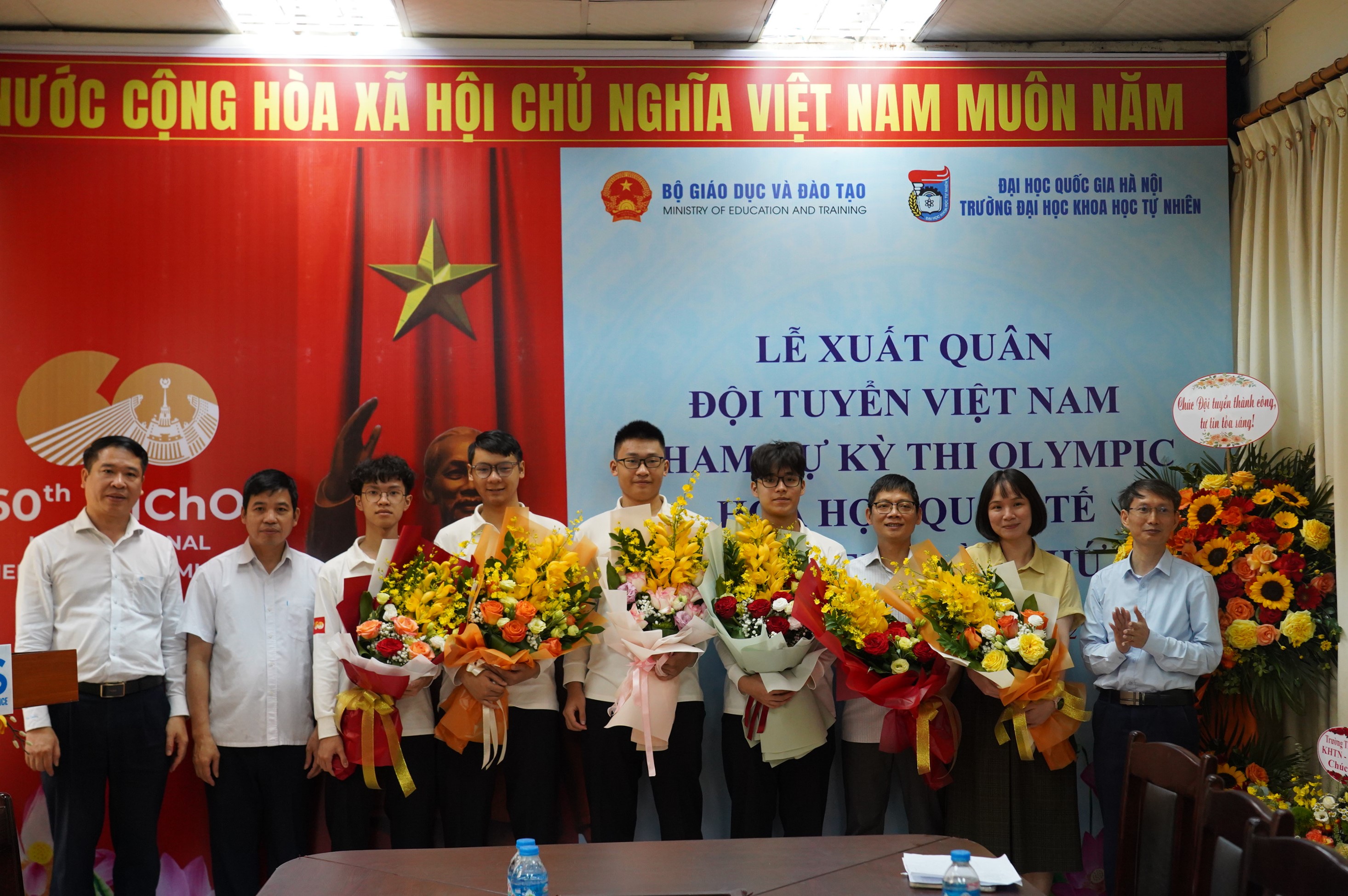 Lễ xuất quân đội tuyển Việt Nam tham dự kỳ thi Olympic Hóa học quốc tế Mendeleev lần thứ 60