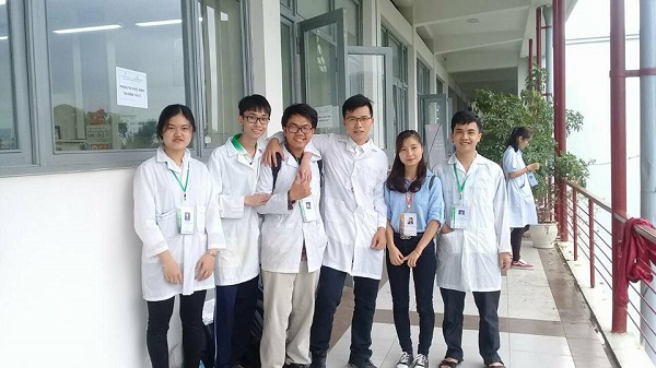 Description: E:\du lieu o e\KHOA HOC\Olympic SV\2018\Photo\Anh hoi thi\Doi tuyen trương DHKHTN 11.jpg