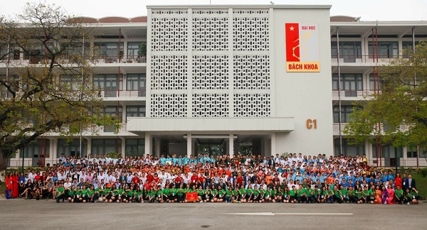 Description: E:\du lieu o e\KHOA HOC\Olympic SV\2018\Photo\Anh hoi thi\Anh tap the 01.jpg