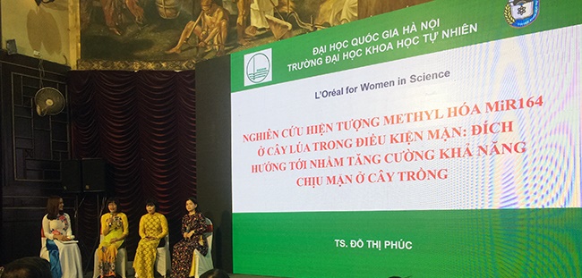 Description: http://www.vnu.edu.vn/upload/2016/11/19926/image/VNU%20-%20Giai%20thuong%20LOreal%202016%20%283%29.jpg