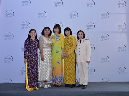 Description: Niềm vui của các nhà khoa học nữa &dstrok;ược L’Oreal-UNESCO vinh danh
