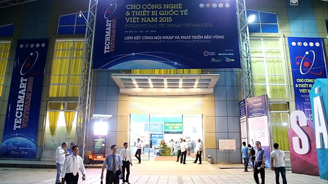 http://vnu.edu.vn/upload/2015/10/18435/image/Techmart%202015%20-%201s.jpg